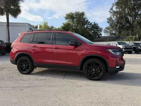 Used 2024 Honda Passport Black Edition image 2