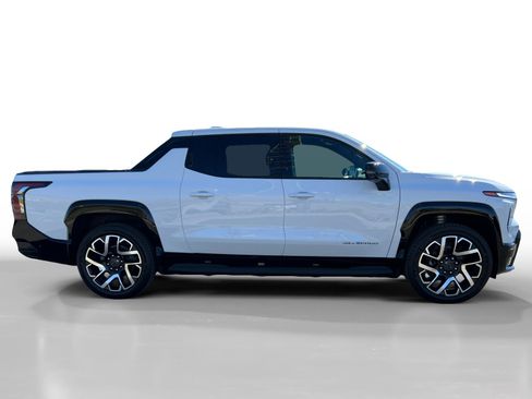 New 2024 Chevrolet Silverado EV RST image 6