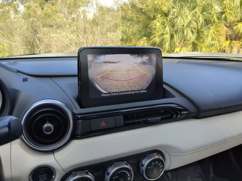 Used 2021 MAZDA MX-5 Miata RF Grand Touring image 24