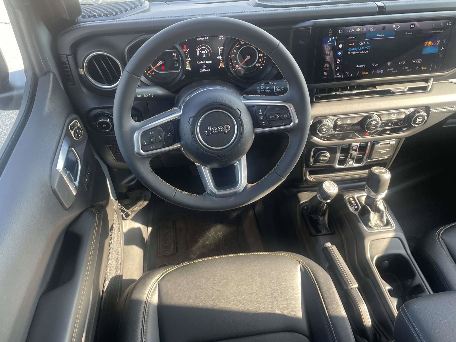 Used 2024 Jeep Wrangler Unlimited Sahara AWD/4WD image 11