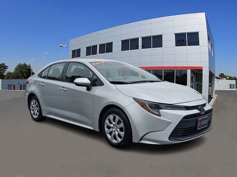 Used 2023 Toyota Corolla LE FWD image 1