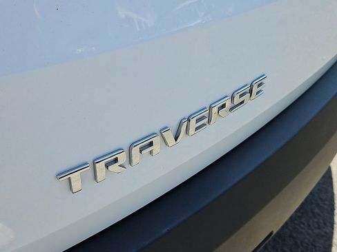 Certified 2023 Chevrolet Traverse LT FWD image 30