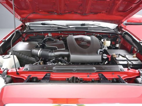 Used 2020 Toyota Tacoma SR5 image 9