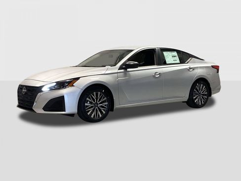 New 2025 Nissan Altima 2.5 SV image 7