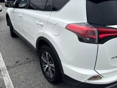 Used 2017 Toyota RAV4 XLE FWD image 5