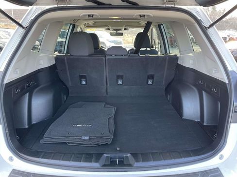 Used 2023 Subaru Forester Premium image 31