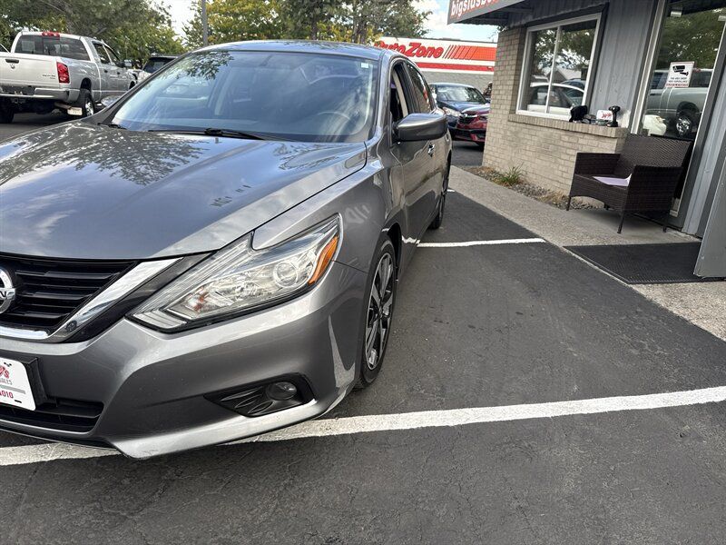 Used 2018 Nissan Altima 2.5 SR FWD image 13