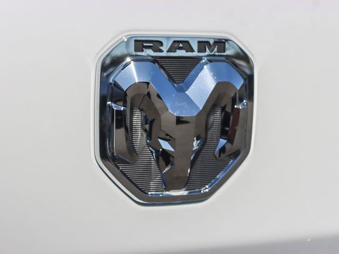 Used 2022 RAM 2500 Tradesman w/ Chrome Appearance Group image 8