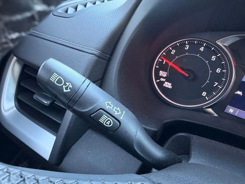 Used 2024 GMC Terrain SLT image 13