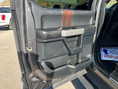 Used 2017 Ford F150 Platinum w/ Equipment Group 701A Luxury image 39