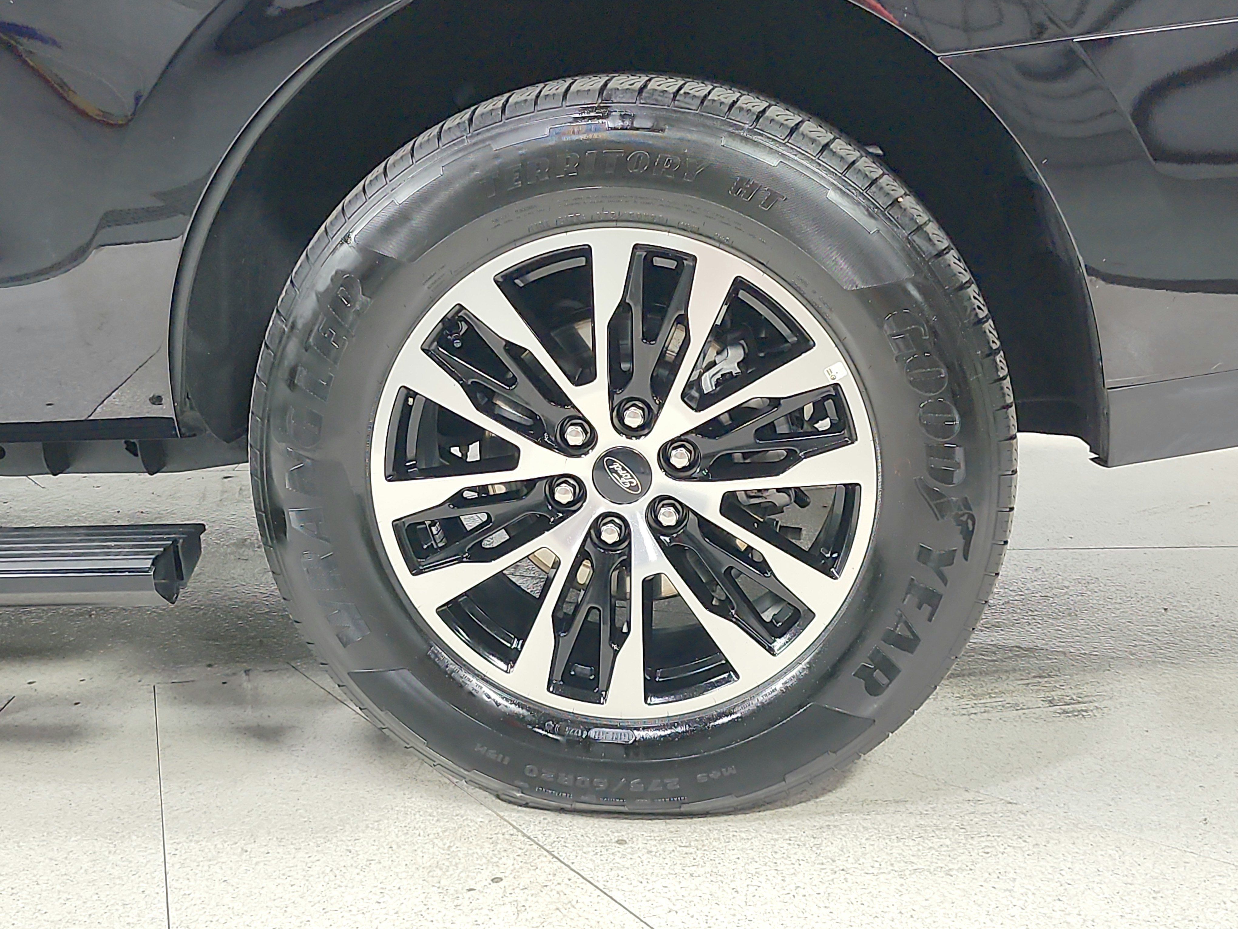 Used 2025 Ford Expedition Platinum AWD/4WD image 59