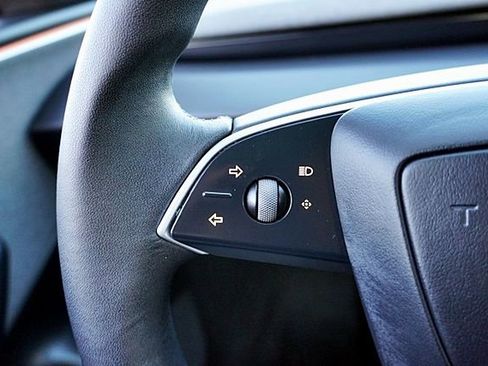 Used 2024 Tesla Model 3 Standard Range image 36