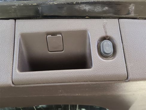 Used 2018 GMC Yukon XL Denali w/ Open Road Package image 27