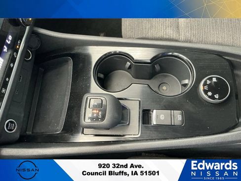 Used 2023 Nissan Rogue SV AWD/4WD image 25