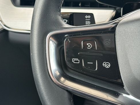 Certified 2025 Volvo EX90 Ultra AWD/4WD image 28