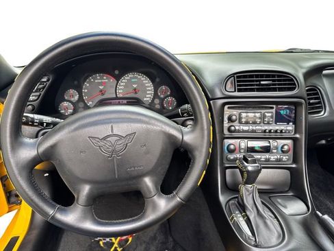 Used 2002 Chevrolet Corvette Convertible w/ Preferred Equipment Group2 RWD image 8