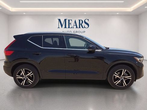 Certified 2025 Volvo XC40 B5 Core AWD/4WD image 7