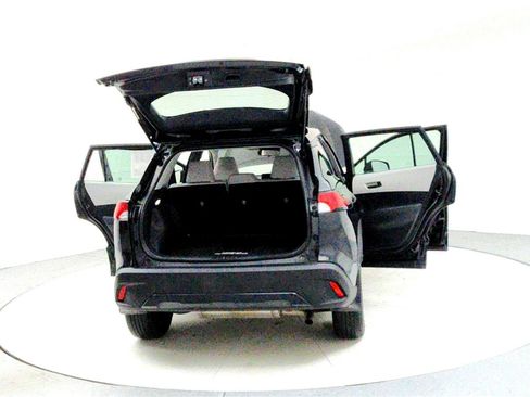 Certified 2024 Toyota Corolla Cross L image 11