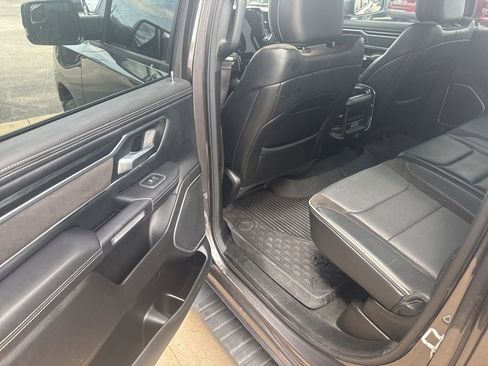 Used 2023 RAM 1500 Laramie AWD/4WD image 10