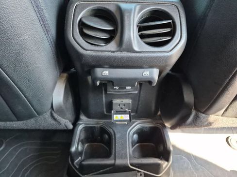Used 2020 Jeep Gladiator Overland AWD/4WD image 28