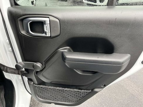 Used 2023 Jeep Wrangler Sport image 19