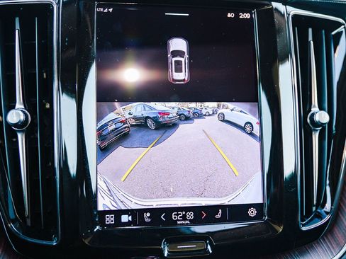 Used 2023 Volvo XC60 B5 Ultimate w/ Climate Package image 28