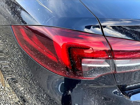 Used 2019 Buick Regal Essence w/ Sights and Sounds Package image 28