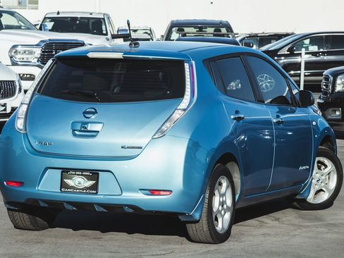 Used 2011 Nissan Leaf SL image 3