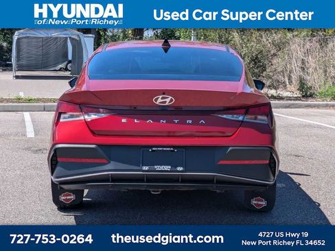 Certified 2024 Hyundai Elantra SEL FWD image 7