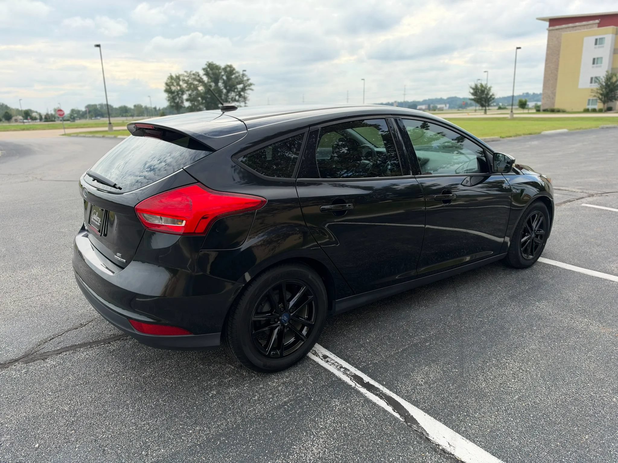 Used 2016 Ford Focus SE FWD image 5