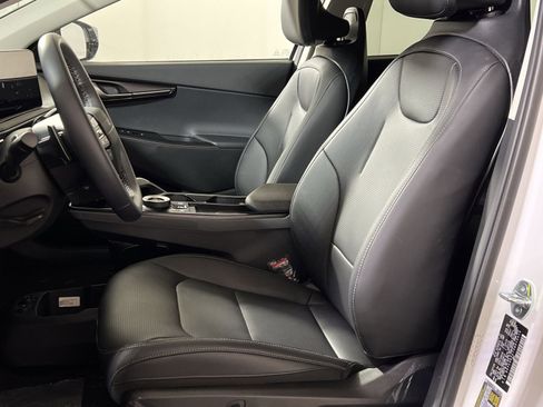 New 2025 Kia EV6 Wind image 11
