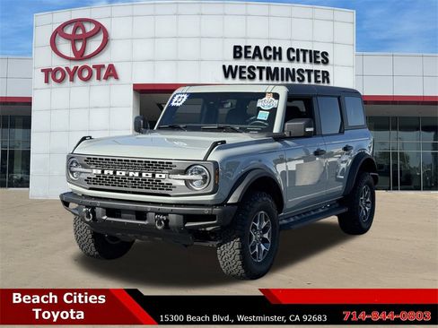 Used 2023 Ford Bronco Badlands image 6