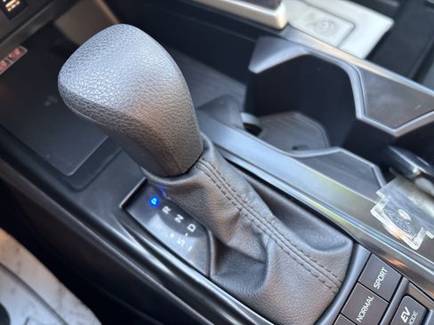 Used 2025 Toyota Camry LE image 24