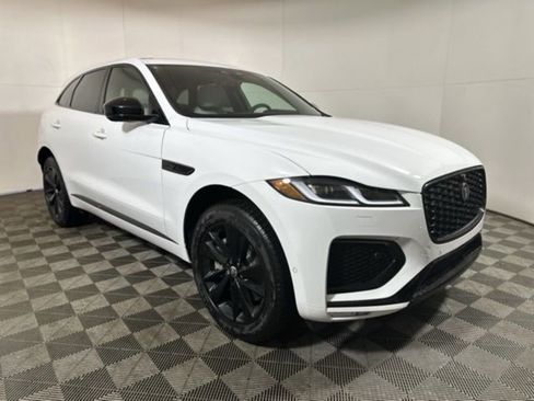 New 2026 Jaguar F-PACE R-Dynamic S image 3