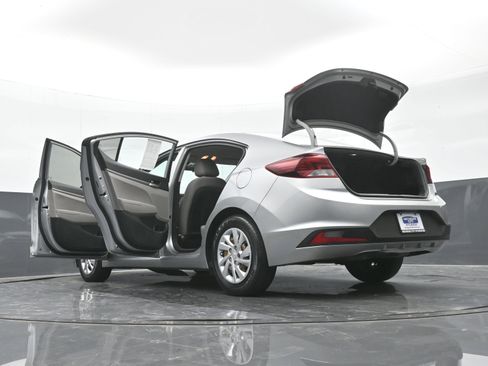 Used 2020 Hyundai Elantra SE image 49