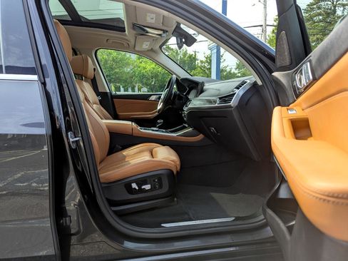 Used 2022 BMW X7 xDrive40i w/ Luxury Seating Package image 37