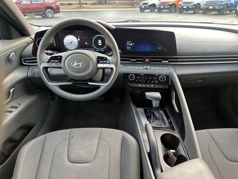 Used 2024 Hyundai Elantra SEL image 24
