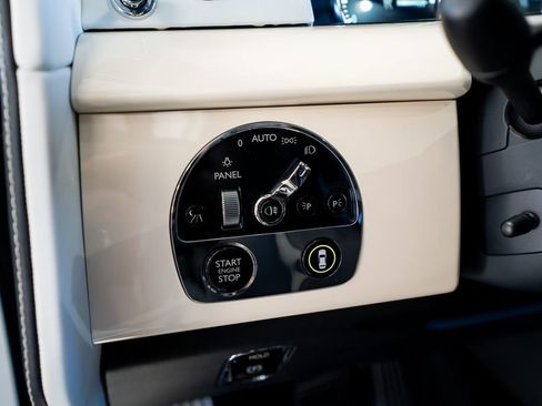 Used 2019 Rolls-Royce Phantom Sedan RWD image 29