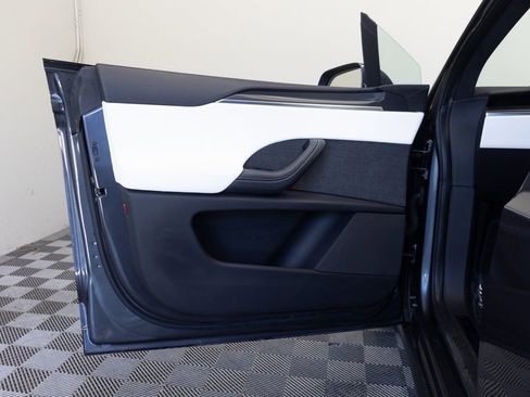 Used 2022 Tesla Model X Plaid image 15