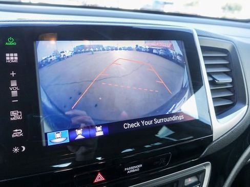 Used 2016 Honda Pilot Touring image 18