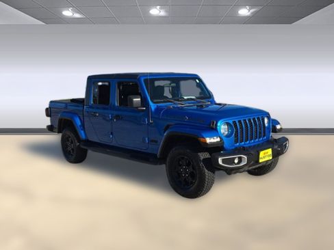 Used 2023 Jeep Gladiator Sport image 6