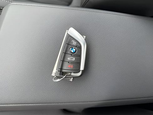 New 2026 BMW 330i xDrive Sedan w/ Premium Package AWD/4WD image 29