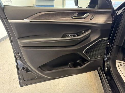 Used 2021 Jeep Grand Cherokee L Limited image 48