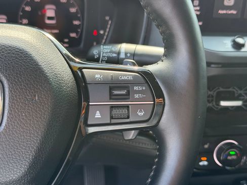 Used 2025 Honda Accord Touring image 18