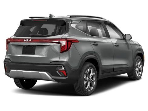 Used 2026 Kia Seltos S FWD image 2