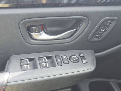 Certified 2025 Honda Pilot Black Edition image 32