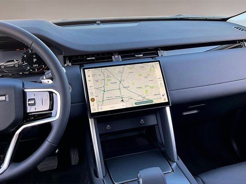 New 2025 Land Rover Discovery Sport S image 6