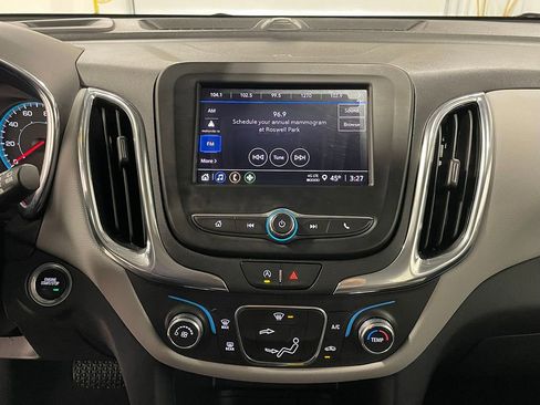 Used 2023 Chevrolet Equinox LS image 28