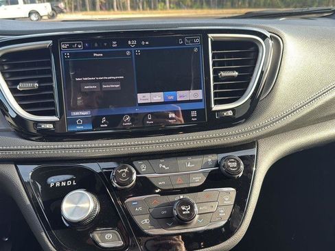 New 2026 Chrysler Pacifica Select image 19