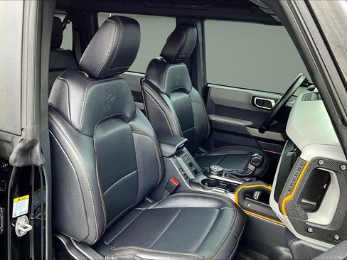 Used 2022 Ford Bronco Badlands image 28